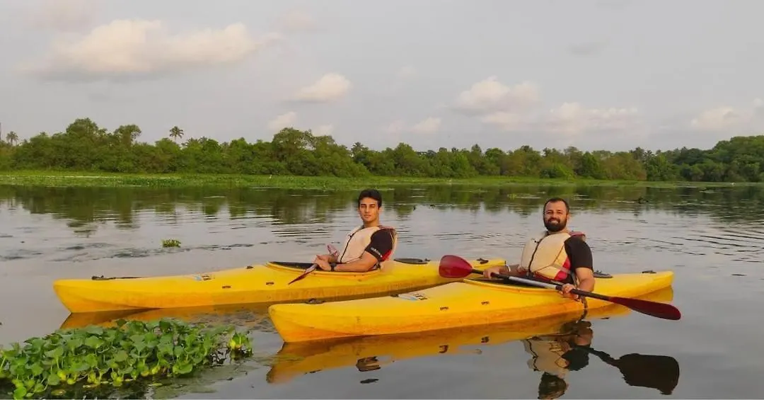 *** Hotel Silent River Resort Thalayolaparambu India