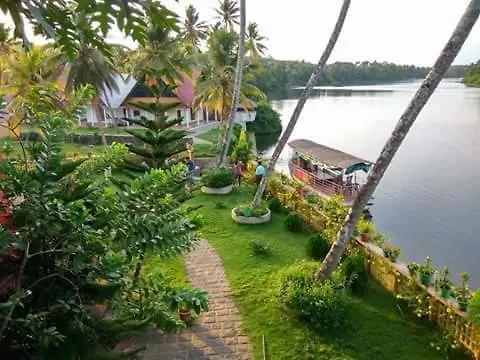 Silent River Resort Thalayolaparambu Hotel