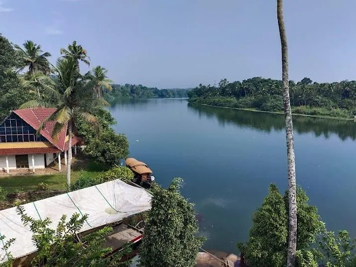 Silent River Resort Thalayolaparambu