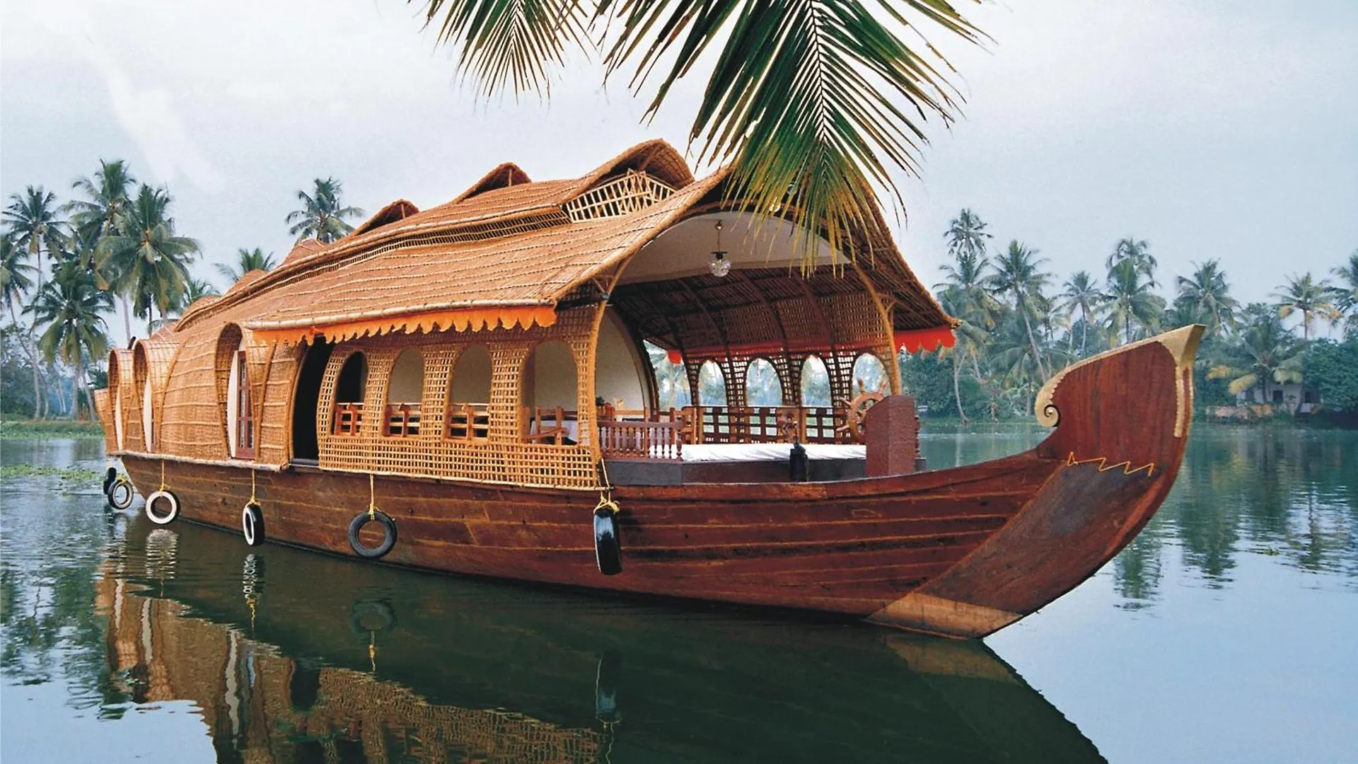 Hotel Silent River Resort Thalayolaparambu